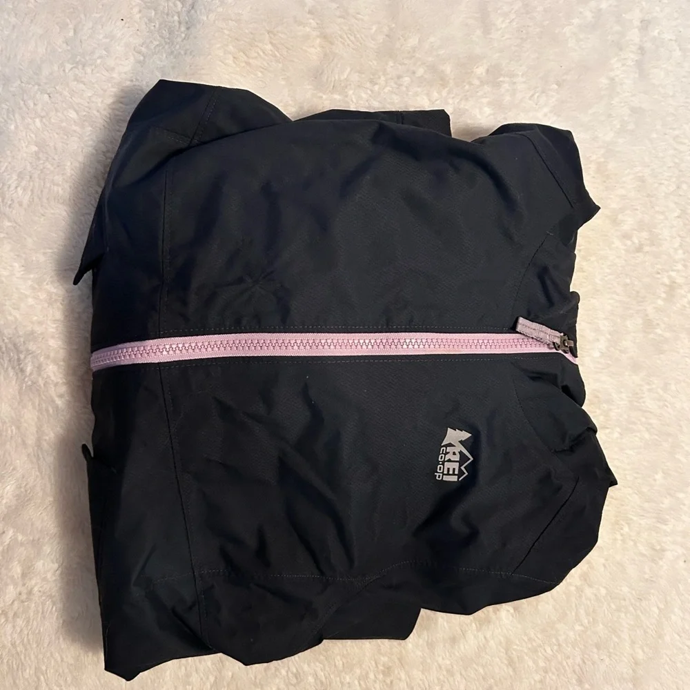 REI Co-op Navy Jacket with purple lining size 8 girls small medium weight